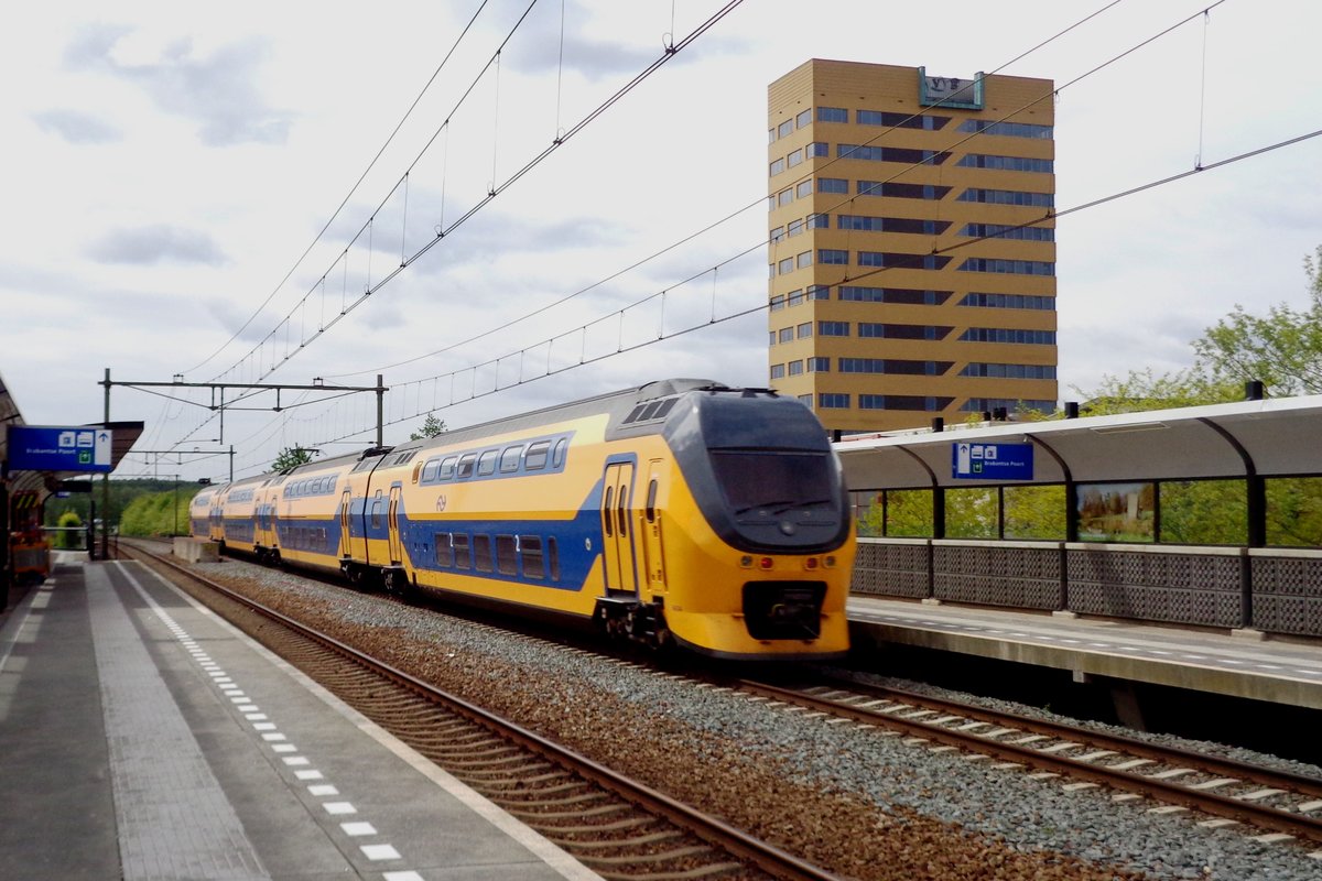 NS 9469 durcheilt am 3 Mai 2019 Nijmegen-Dukenburg.