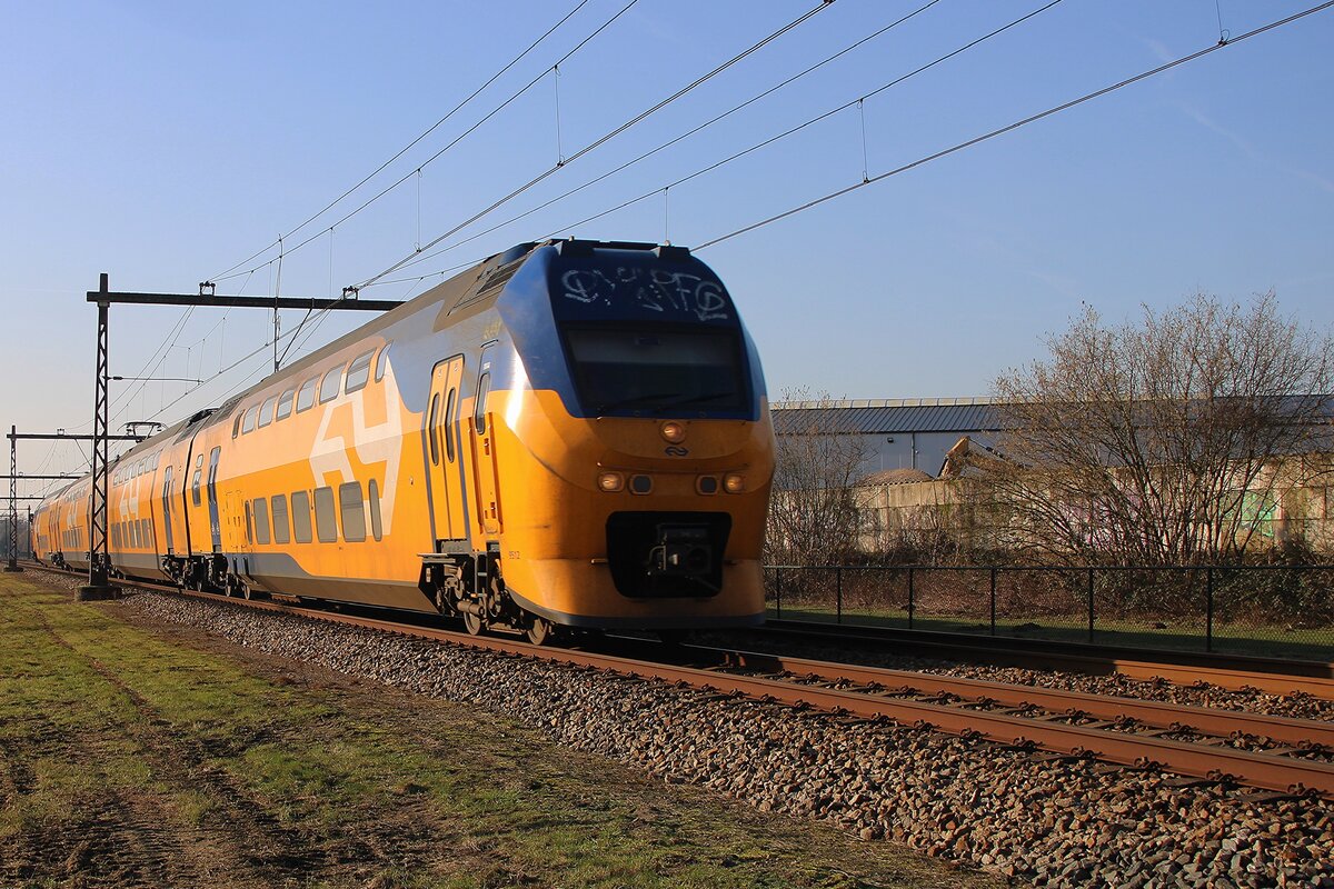 NS 9512 durchfahrt Alverna am 18 Januar 2026 und wird vom offenbarer Stelle fotografiert.