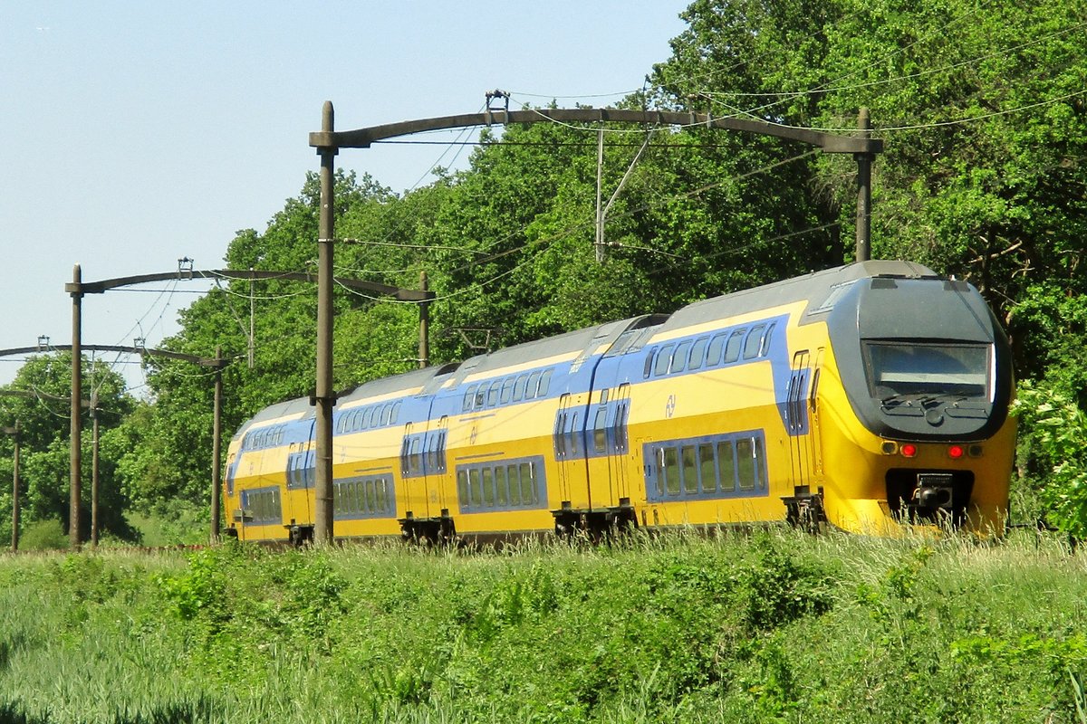 NS 9564 durchfahrt Tilburg am 26 Mai 2017.