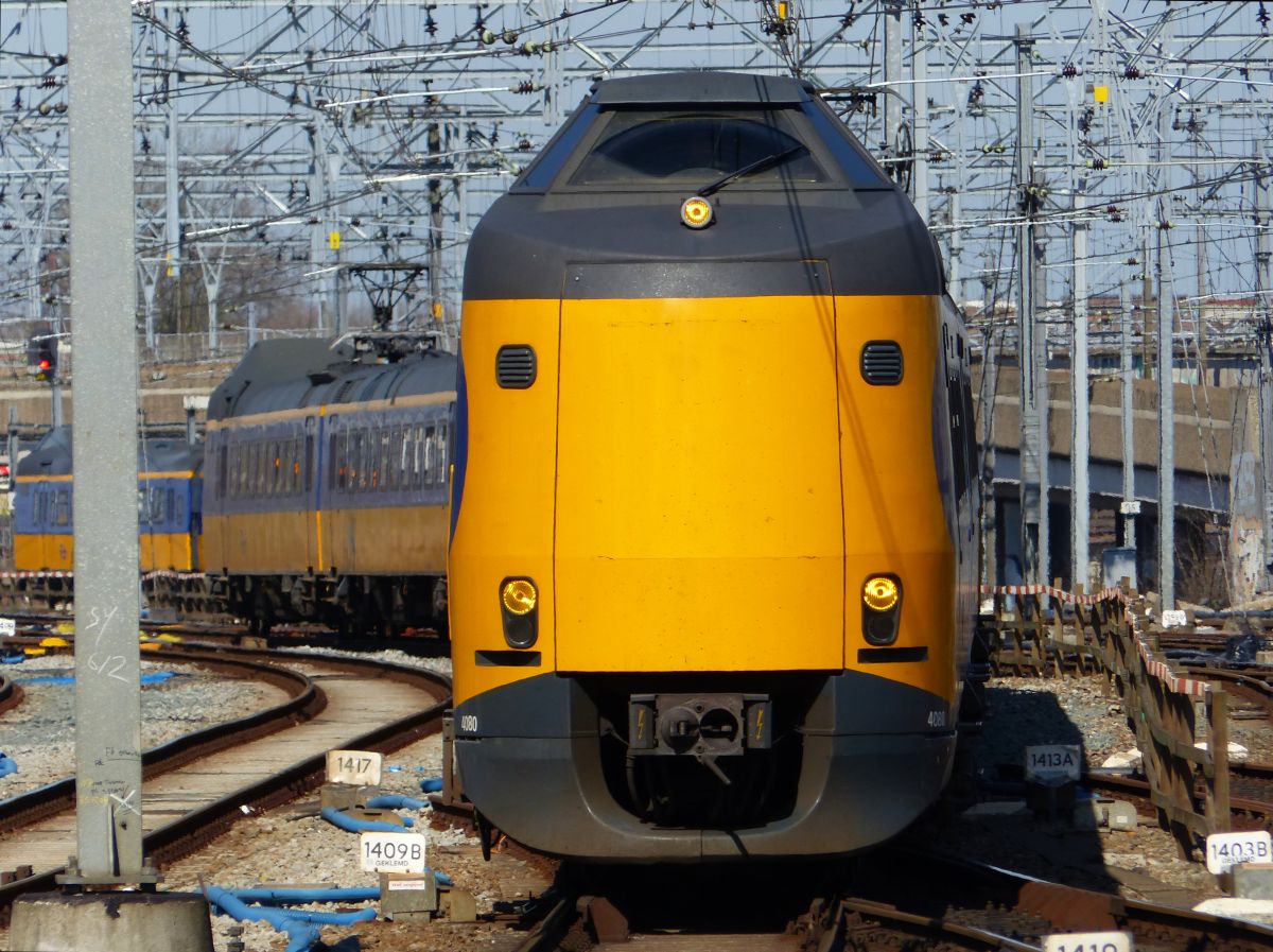 NS ICM TW 4080 Utrecht Centraal Station 01-04-2016.

NS ICM treinstel 4080 Utrecht CS 01-04-2016.