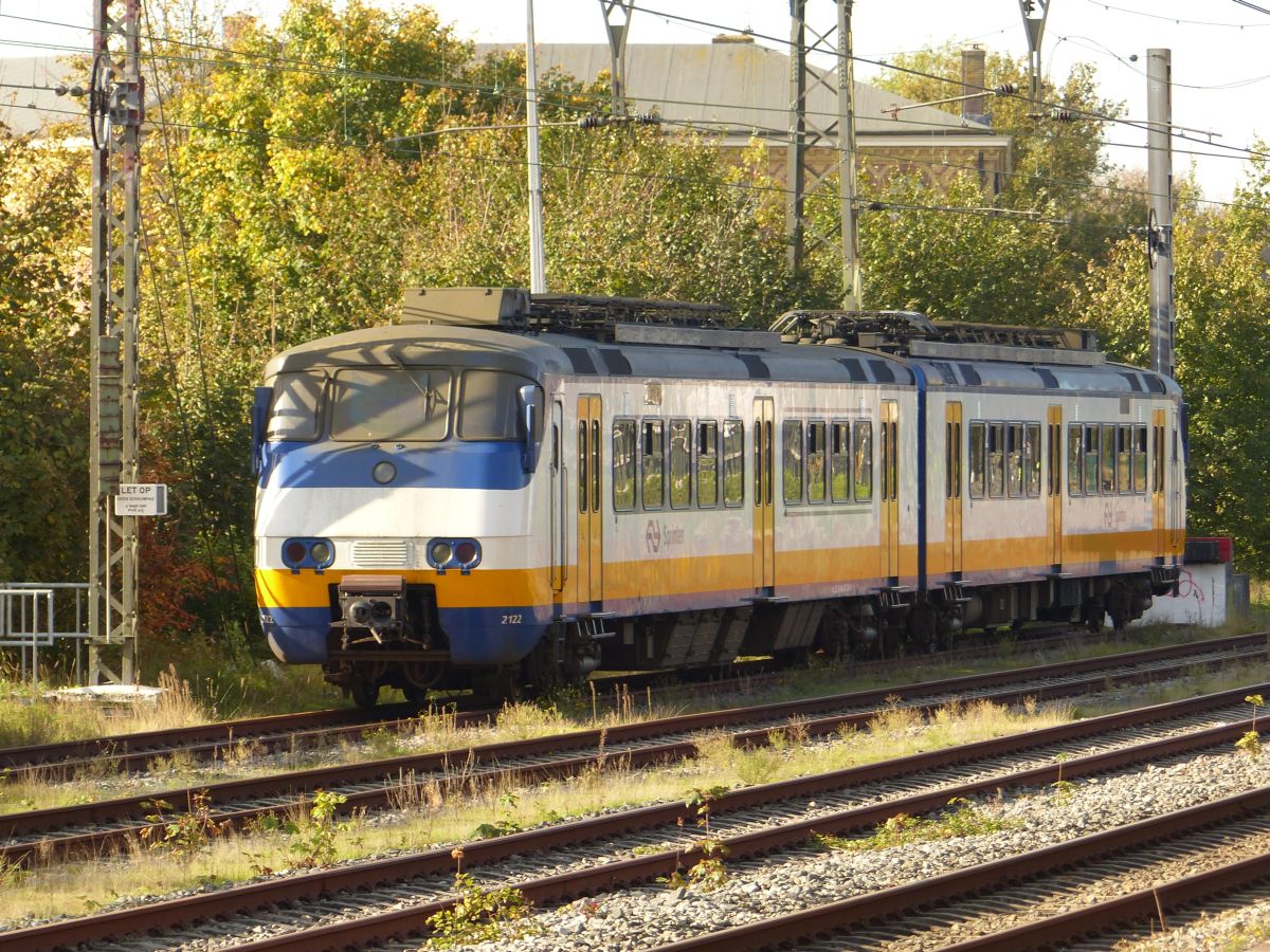 NS SGM-2 Sprinter Triebzug 2122 Gleis 12 Haarlem 31-10-2018.


NS SGM-2 Sprinter treinstel 2122 spoor 12 Haarlem 31-10-2018.