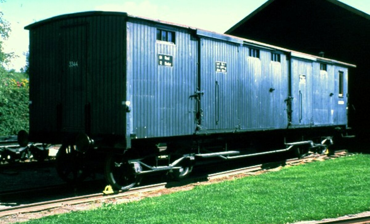 NSB Gedeckter Güterwagen Gf 02 3344 im Eisenbahnmuseum Hamar am 04.08.1985.