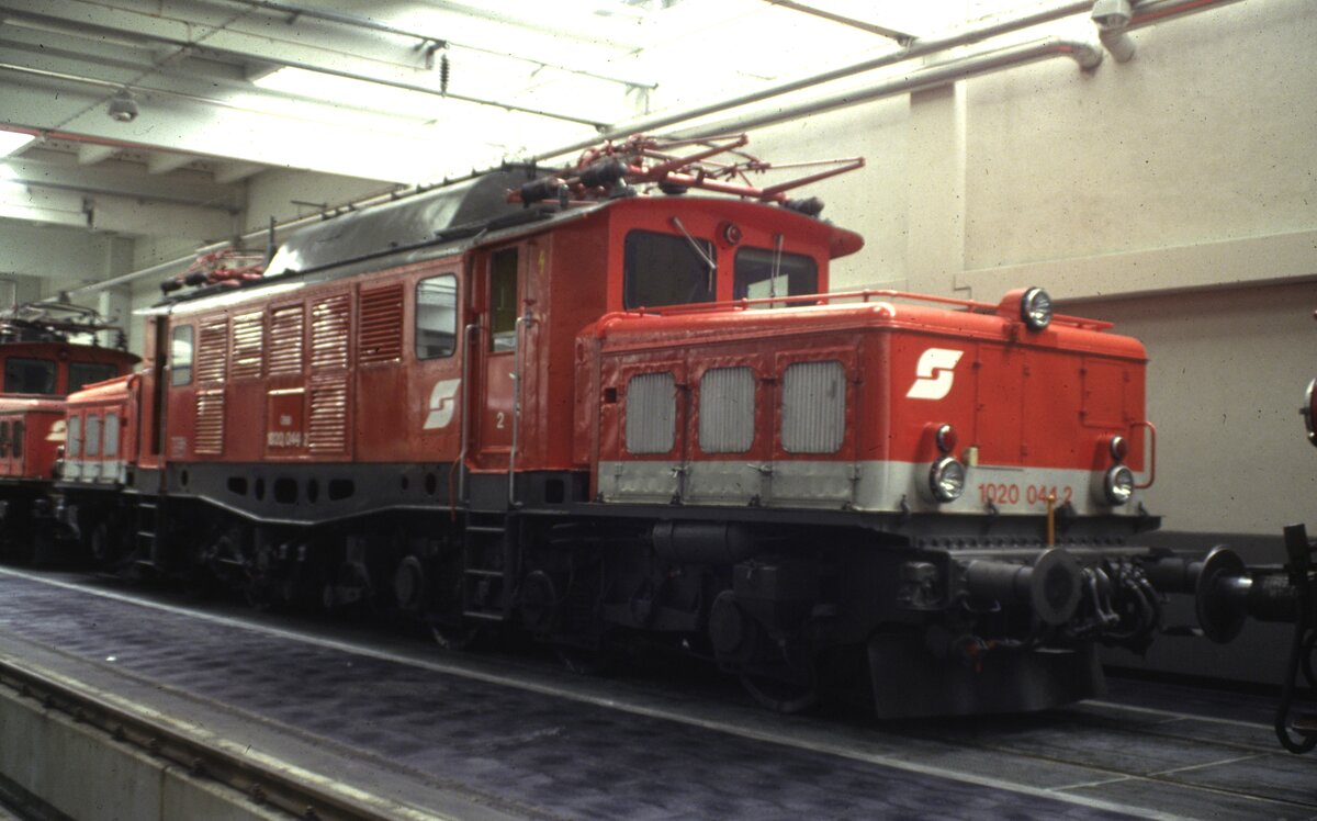 ÖBB 1020.045-7 in Bludenz im August 1991.