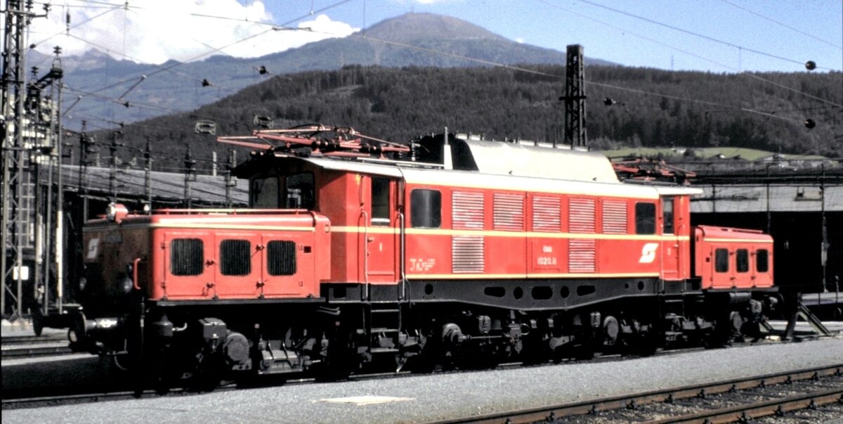 ÖBB 1020.11 in Innsbruck am 17.08.1978.