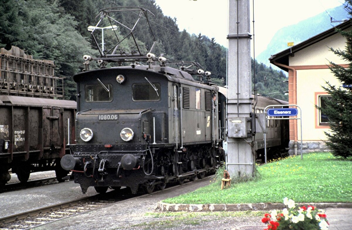 ÖBB 1080.06 in Eisenerz am 13.08.1986.