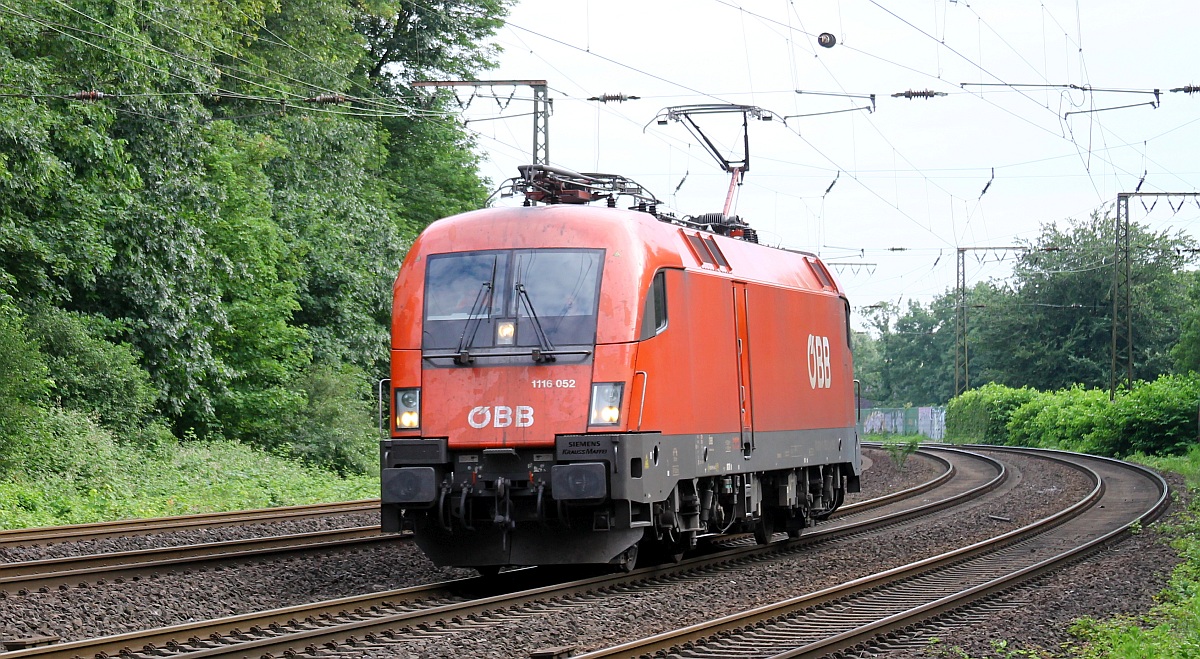 ÖBB 1116 052 fährt Lz vorbei, Abzw. Lotharstraße Duisburg 09.06.2022