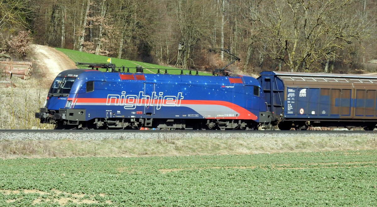 ÖBB 1116 195-9 nightjet mit Kühlschankzug für Südfrankreich bei Amstetten am 07.04.2018.