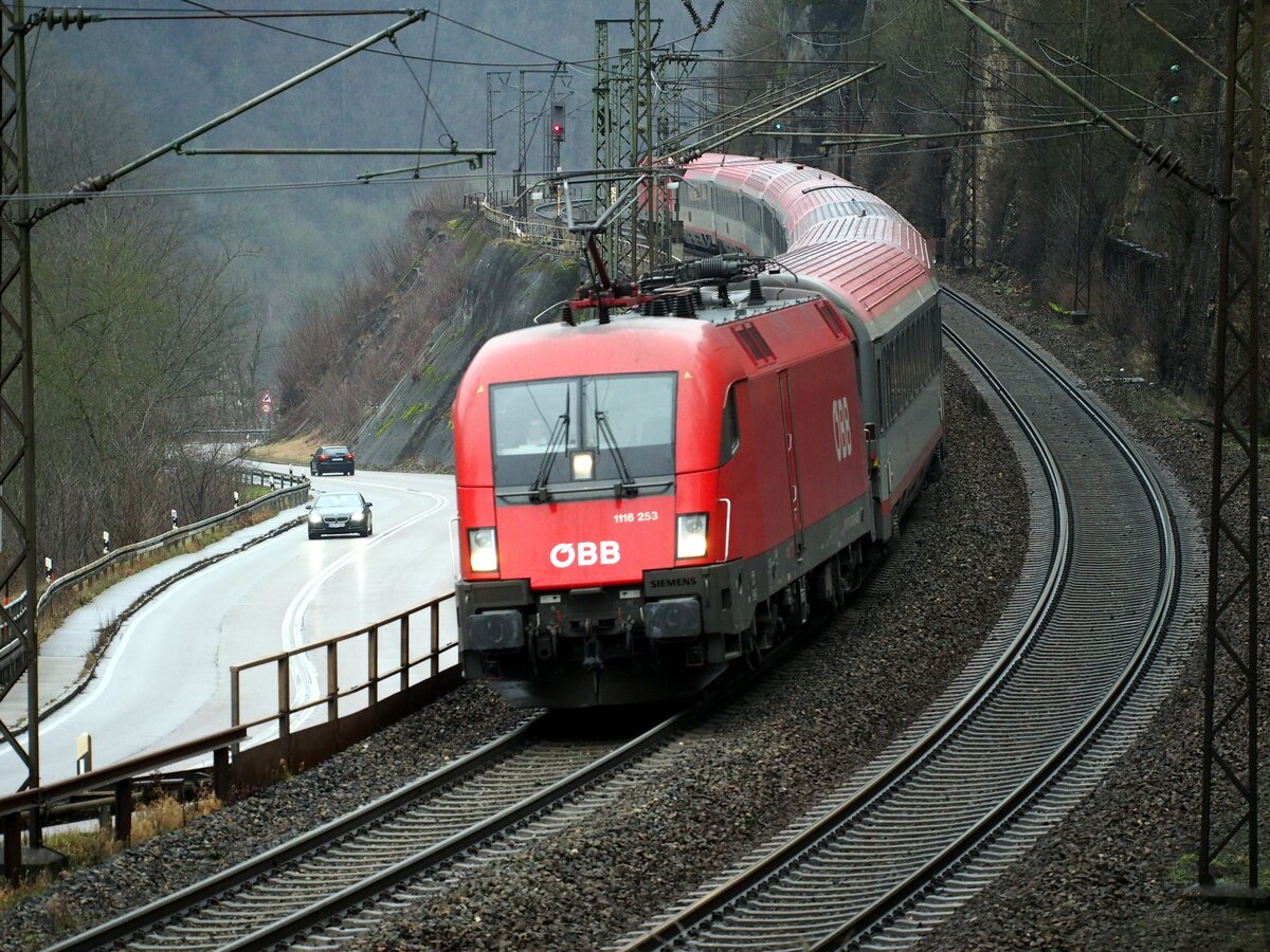 ÖBB 1118 253 mit ÖB Eurocity auf der Geislinger Steige am 05.01.2020.