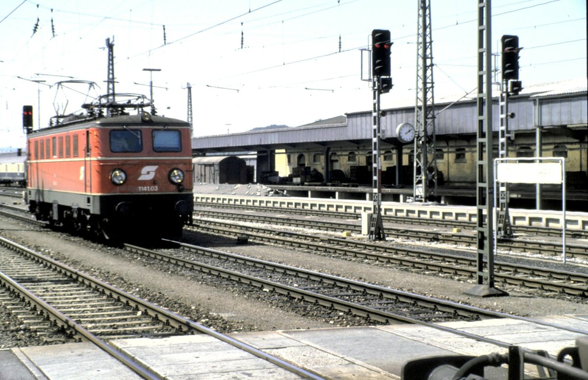 ÖBB 1141.03 in Passau am 02.08.1986.