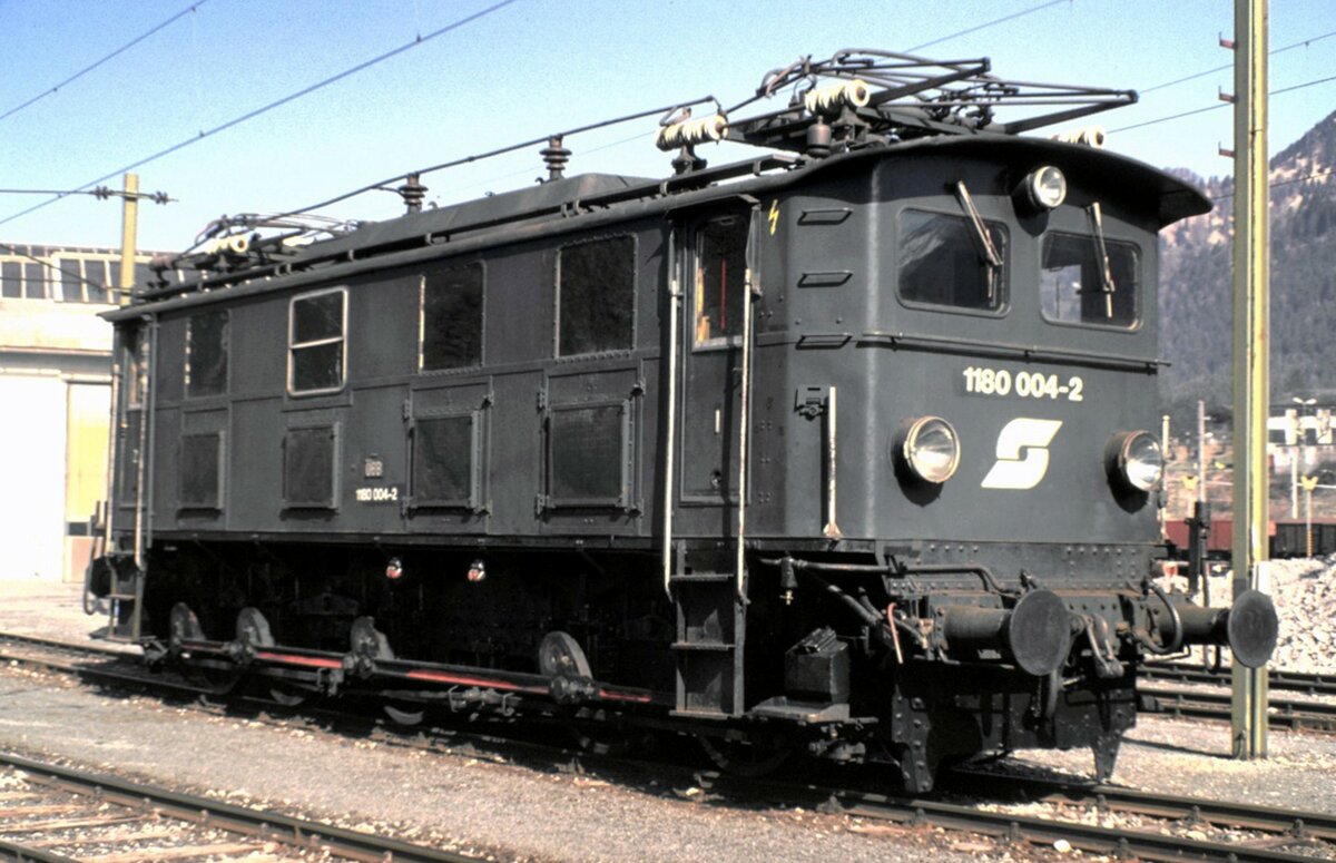 ÖBB 1180.004-2 in Bludenz im März 1989.