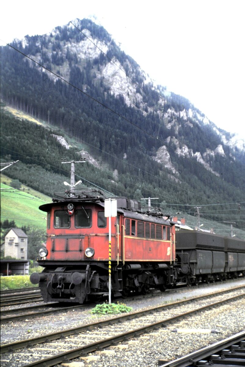 ÖBB 1245.524 in Vordernberg am 13.08.1986.