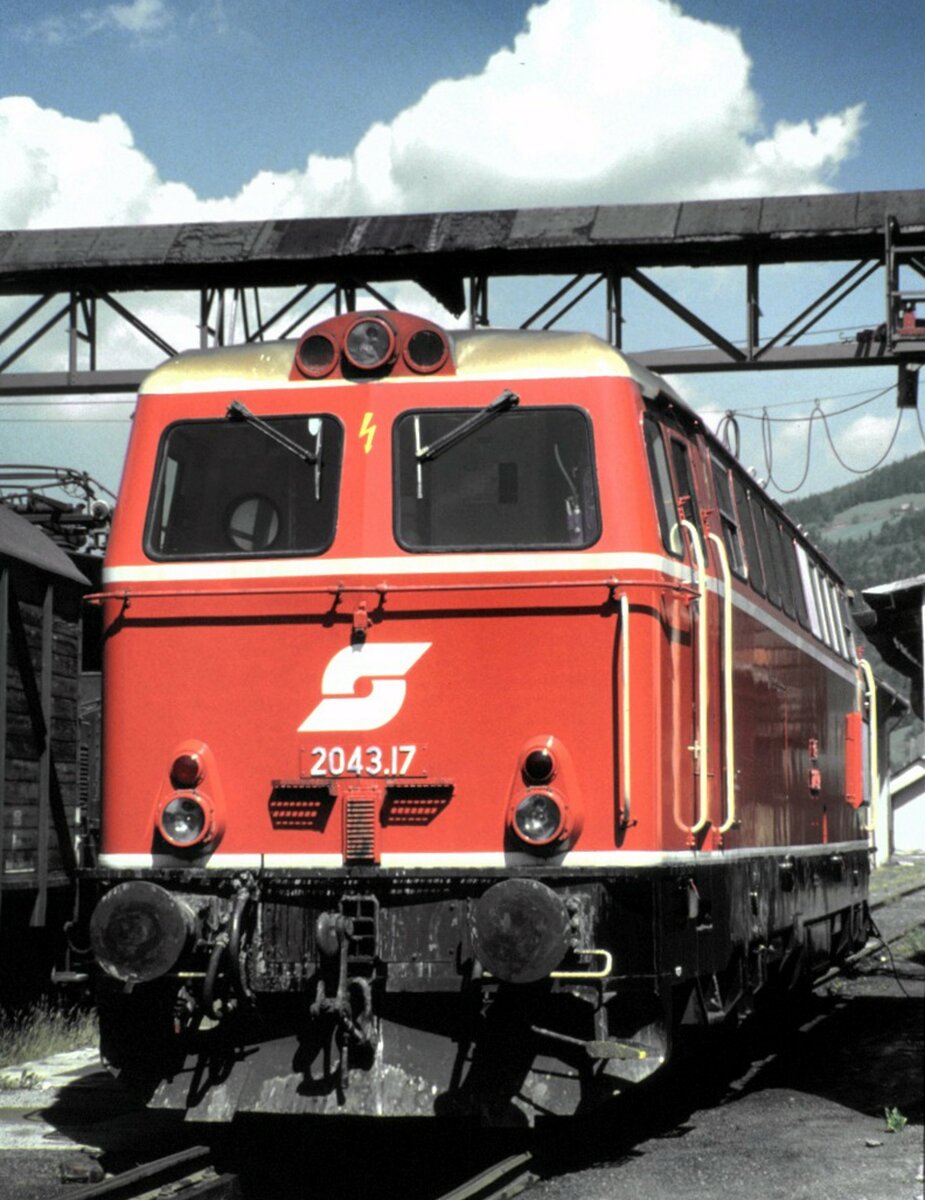 ÖBB 2043.17 in Selztal am 15.08.1986.