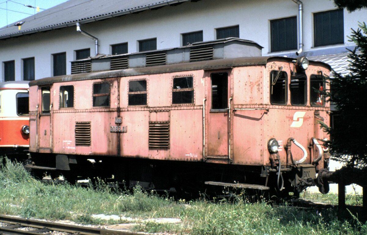 ÖBB MzB 2093.01 in St.Pöltn am 07.08.1986.