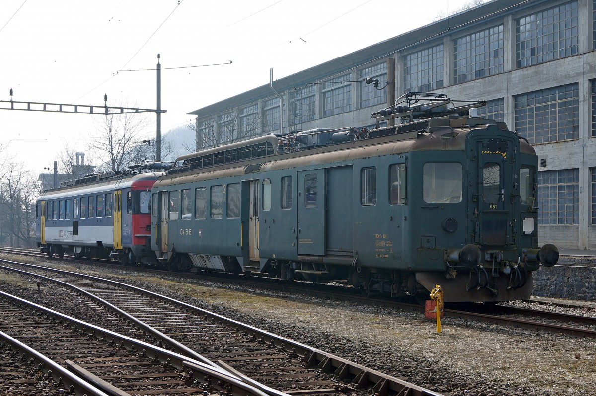 OeBB: Noch immer warten die ehemaligen SBB Triebfahrzeuge BDe 4/4 651 und RBe 540 in der Klus bei Balsthal auf die Verschrottung. Die Aufnahme ist am 18. März 2015 entstanden.
Foto: Walter Ruetsch