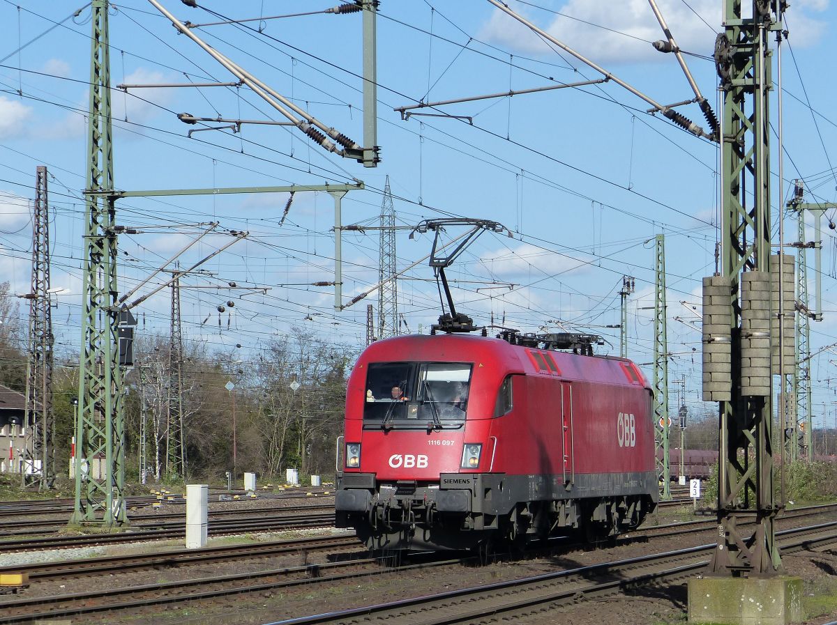 �BB Taurus Lokomotieve 1116 097-7 G�terbahhof Oberhausen West, Duitsland 12-03-2020.

�BB Taurus locomotief 1116 097-7 goederenstation Oberhausen West, Duitsland 12-03-2020.