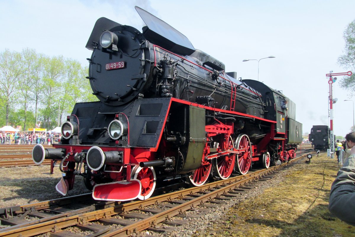 Ol49-59 steht ins Bw Wolsztyn am 30 April 2016.