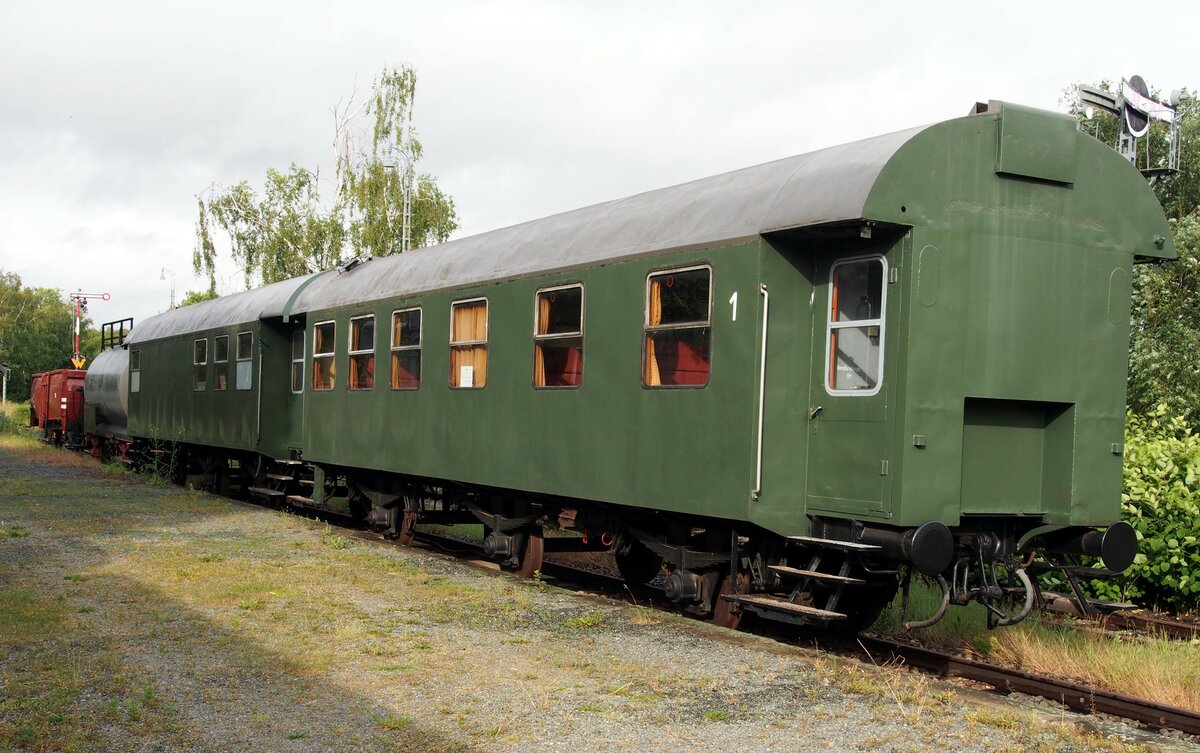 Personenwagen AB3yg(eb) 756 und ein weiterer im Eisenbahnmuseum Vienenburg am 19.06.2014.