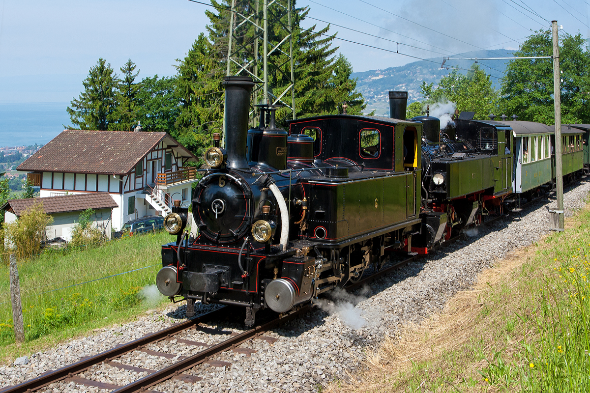 Pfingstdampf Festival der Museumsbahn Blonay-Chamby am 27.05.2012.
Die G 3/3 Dampftenderlokomotive BAM Nr. 6  (auch JS 909, ab 1902 SBB 109 (SBB Brünig)) und die G 2x2/2 Malletdampflok SEG 105 erreichen mit ihren Zug Chaulin.