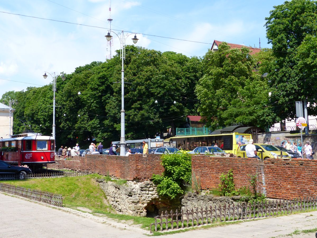 Pidvalna Strasse, Lviv 04-06-2017.

Pidvalna straat, Lviv 04-06-2017.