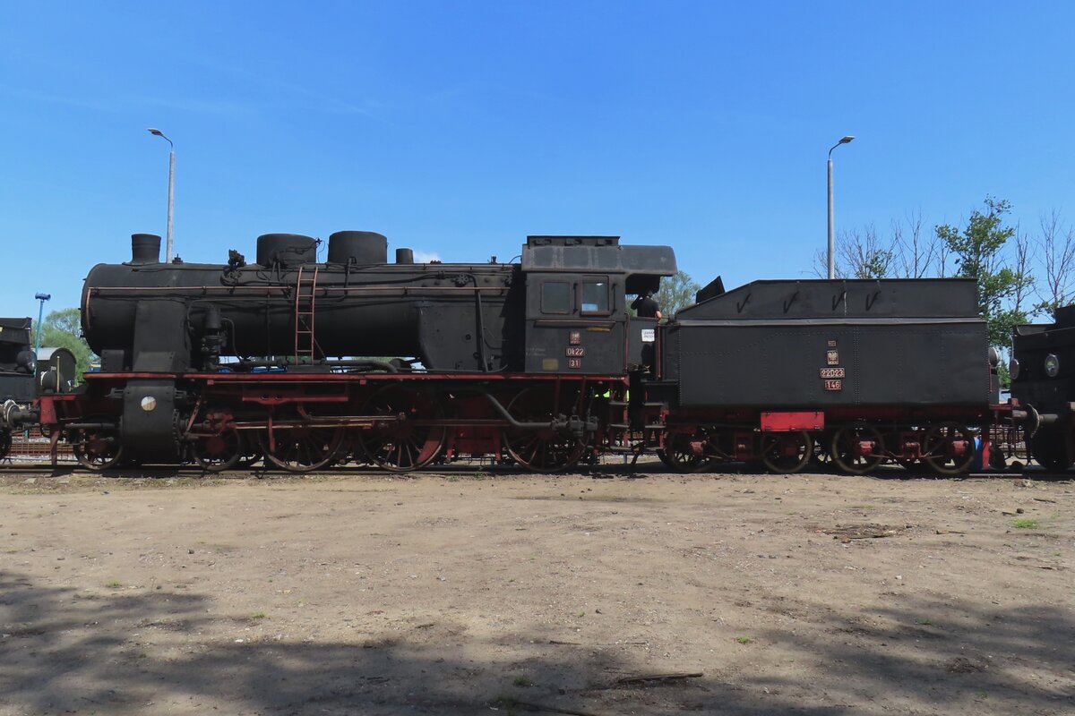 PKP Ok22-31 steht z-gestellt in Wolsztyn während der Dampflokparade am 4 Mai 2024. Die Ok22 wurde ab 1922 der Nachfolgebeschäffung der damals junge PKP und wurde auf die Ok1/KPEV P8 basiert.