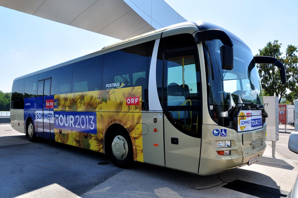 POSTBUS MAN LIONs REGIO  Sommertour  am 9.7.2013 in Krems gesehen.