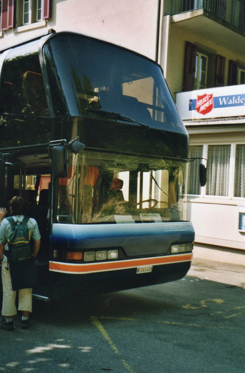 (R 3402) - Aus dem Archiv: Portmann, Scheuren - BE 241'410 - Neoplan am 19. Juli 2004 in Rickenbach, Waldeck (Teilaufnahme)