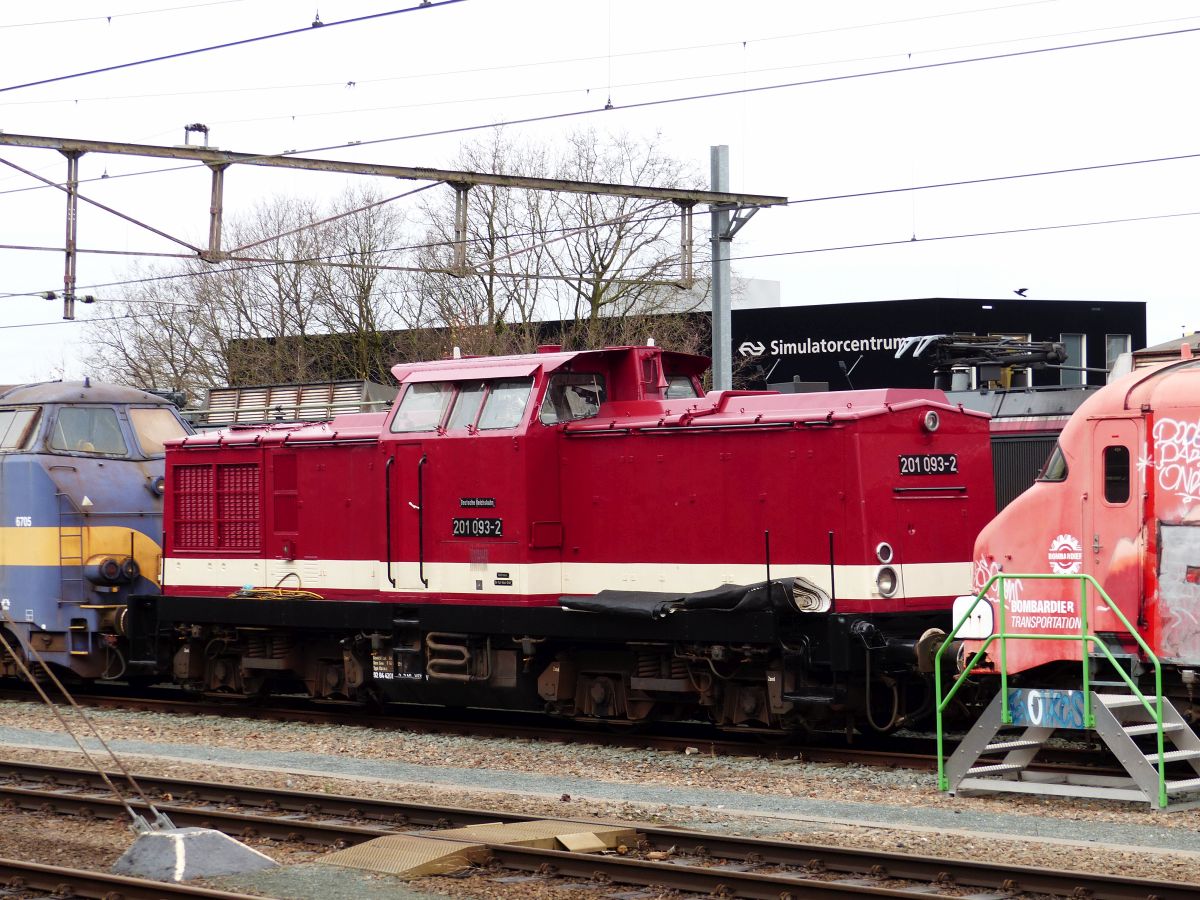 Railexperts Diesellok 201 093-2 Baujahr 1968 Gleis 11 Amersfoort Centraal 17-12-2019.

Railexperts dieselloc 201 093-2 bouwjaar 1968 spoor 11 Amersfoort Centraal 17-12-2019.