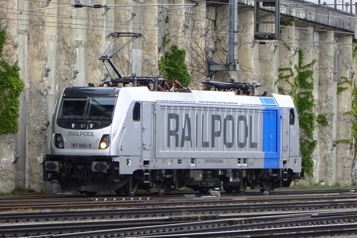 Railpool 187 003 findet sichselbst am 29 Mai 2019 in Spiez zurück.