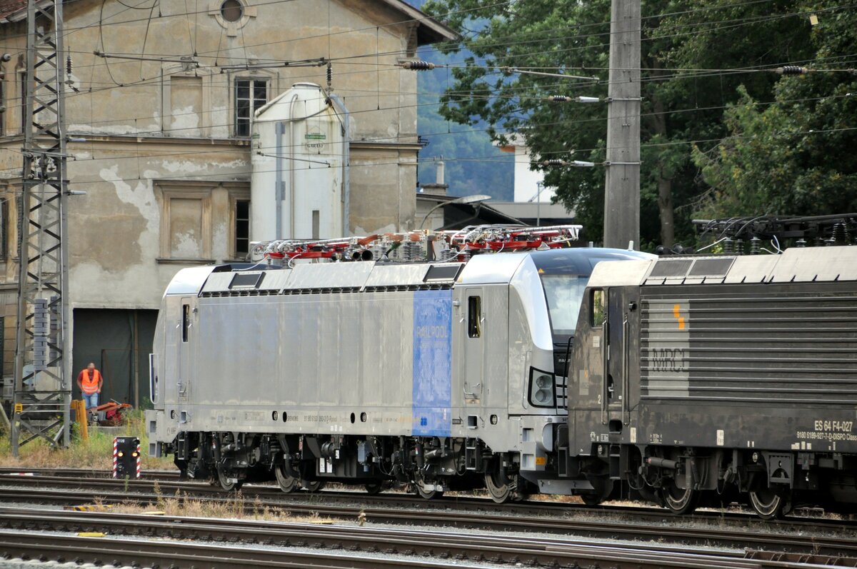 Railpool 9180 6 193 093-2 D Rpool und MRCE 91 80 6 189 927-7 D-DISPO Class in Kufstein am 12.08.2022.