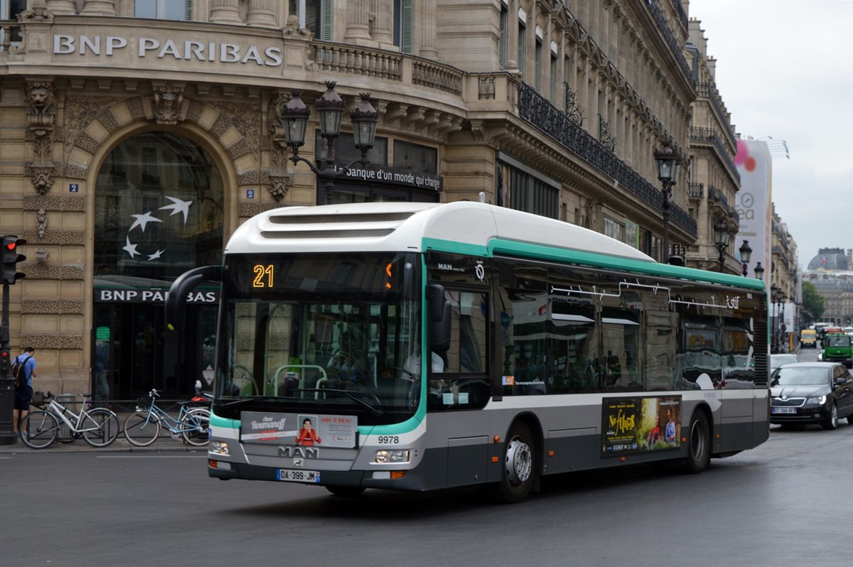 RATP MAN Lion´s City Hybrid WN 9978 als Linie 21 kurz vor der Haltestelle Op�ra, 17.07.2015
