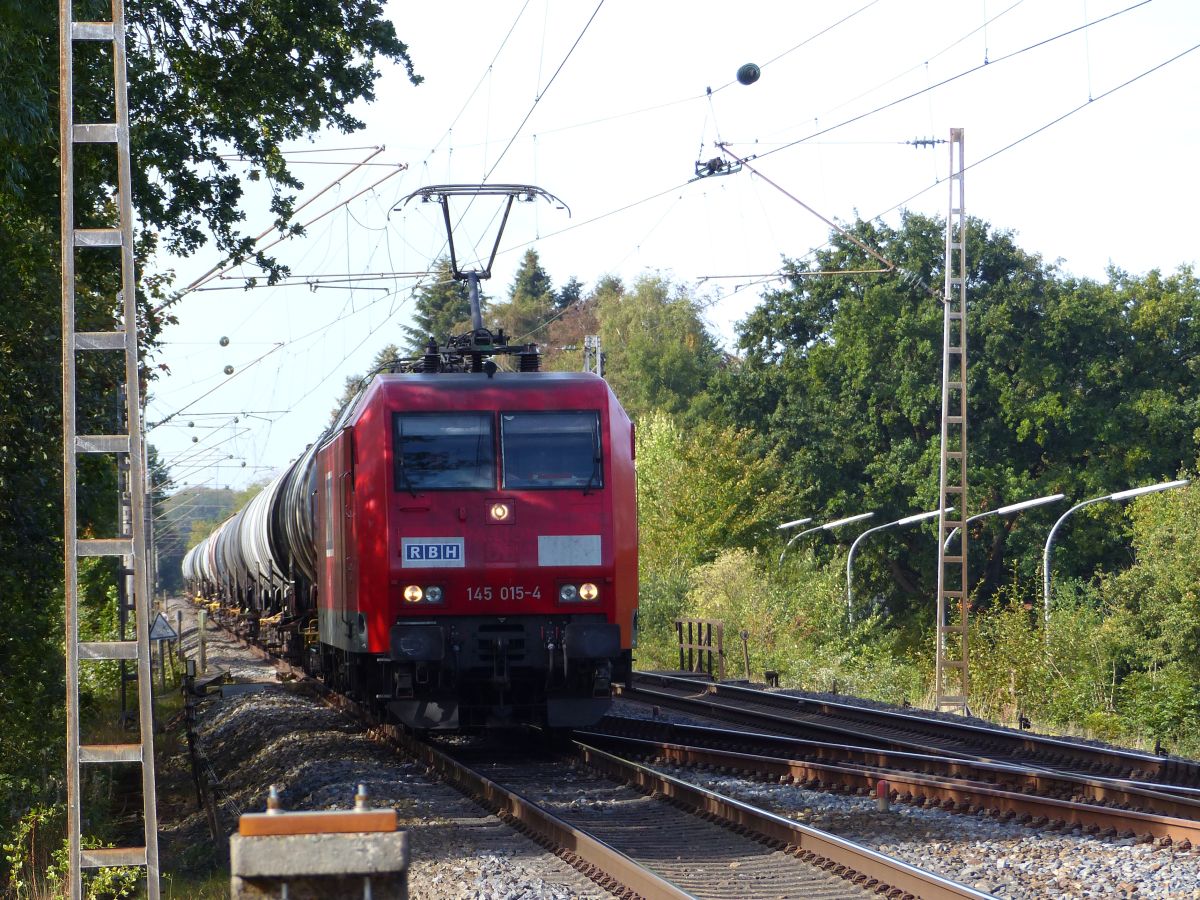 RBH (Rail Barge Harbour) Lok 145 015-4 bei Bahnbergang Tecklenburger Strae, Velpe 28-09-2018.


RBH (Rail Barge Harbour) loc 145 015-4 bij de overweg Tecklenburger Strae, Velpe 28-09-2018.