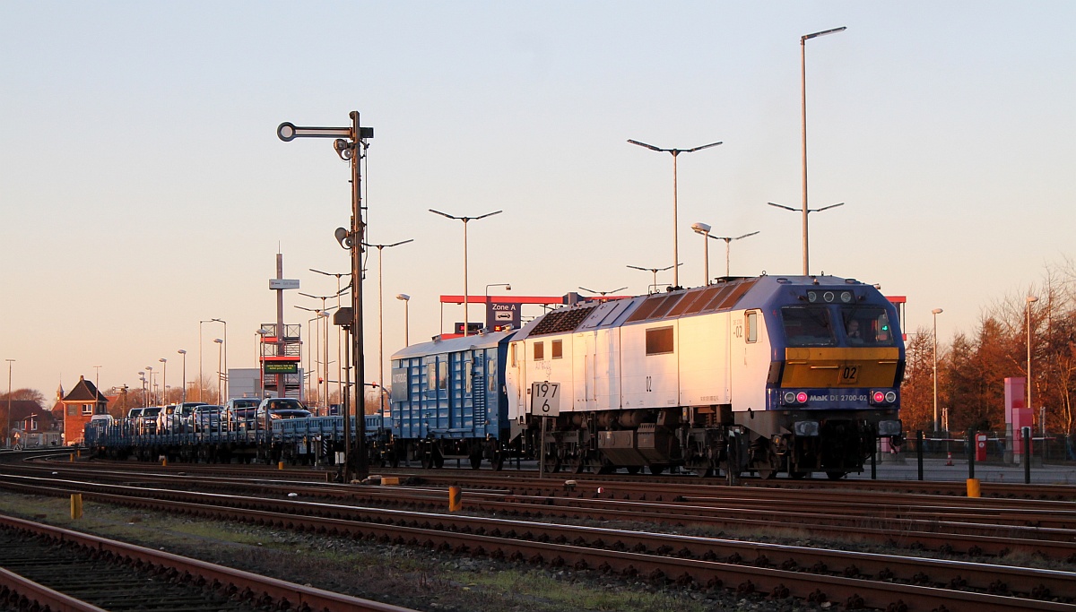 RDC/AZS 1251 002 steht hier am Terminal in Niebüll und hofft auf  Beförderungsfälle ...Niebüll 02.12.2016