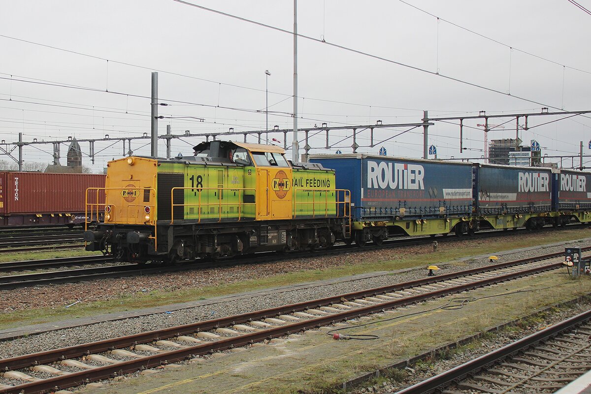 RF 18 zieht der Routier-KLV ins Venlo am 6.Dezember 2025.