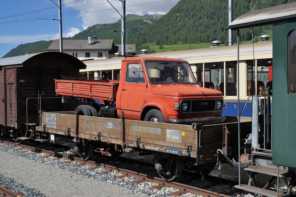 Rhätische Bahn
Bahnvestival Samedan und Pontresina vom 9./10. Juni 2018.
Autoverlad in Samedan am 9. Juni 2018.
Foto: Walter Ruetsch
