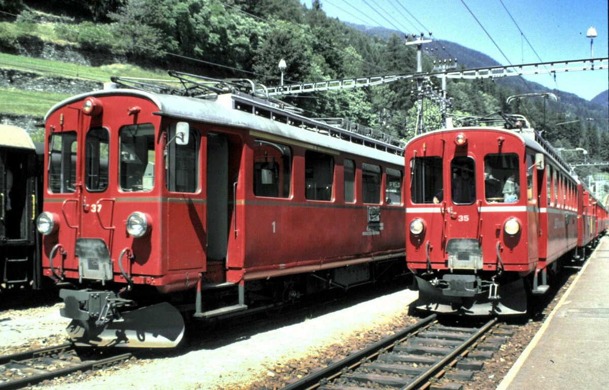 RhB ABe 4/4 Nr.35 und Nr.37 in Pontresina im August 1989.