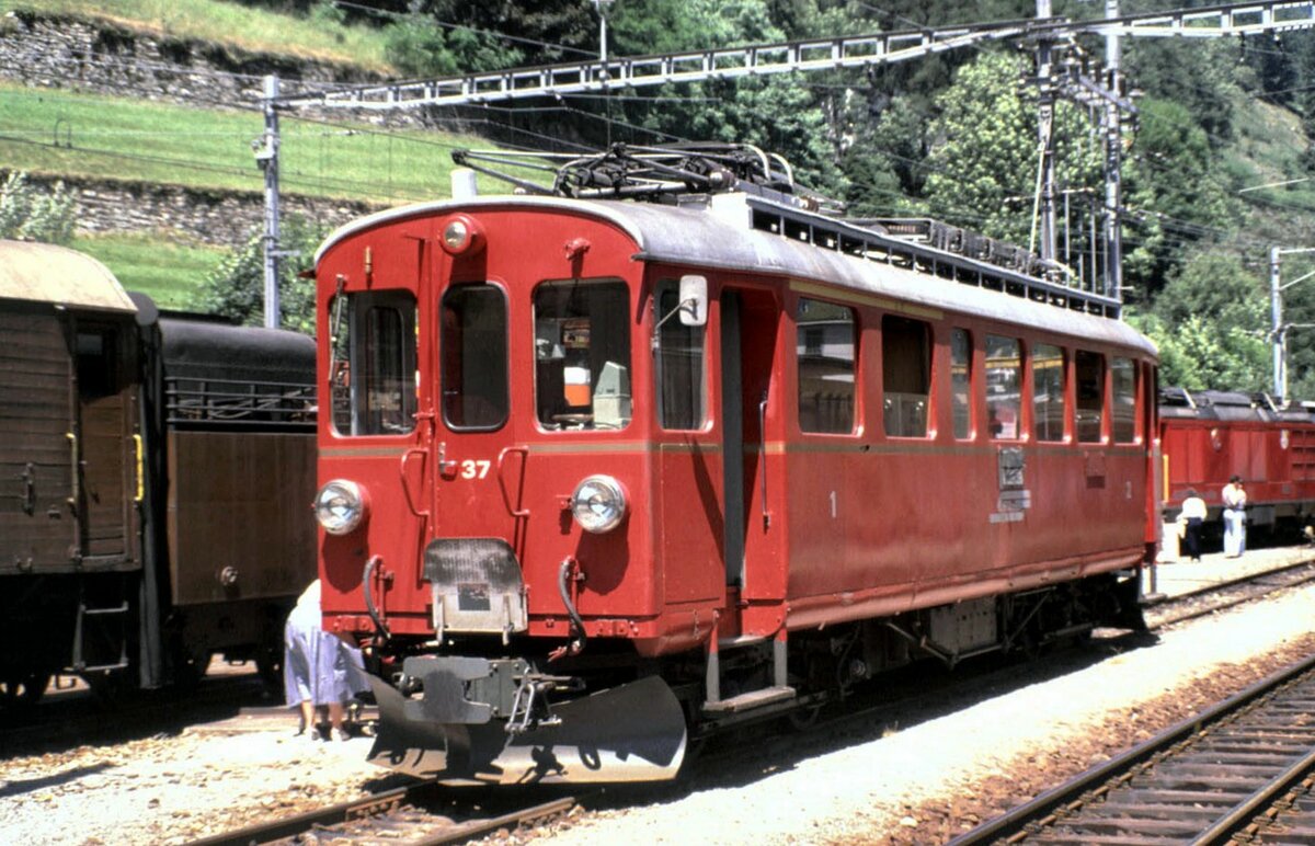 RhB ABe 4/4 Nr.37 in Poschiavo im August 1989.