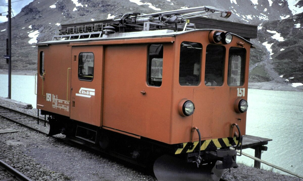 RhB De 2/2 Nr.151 in Bernina Hospiz am 24.06.1993.