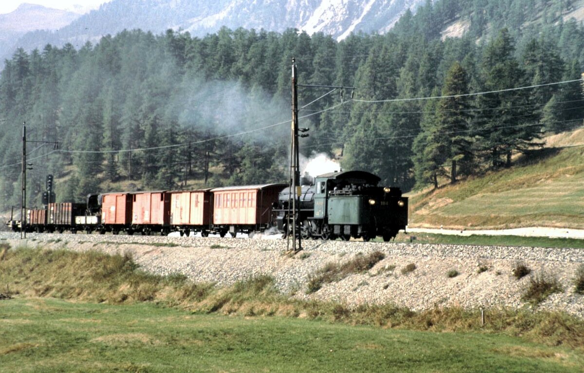 RhB G 4/5 Nr.108 bei der Jubiläumsfahrt 100 Jahre RhB nahe Bever im September 1989.