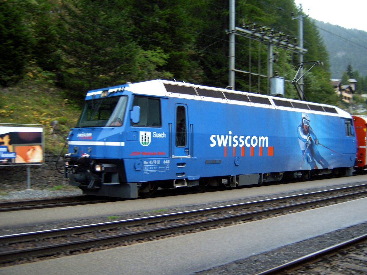 RhB Ge 4/4 III Nr.648 mit Werbung  Swisscom  in Bergün am 09.09.2005.