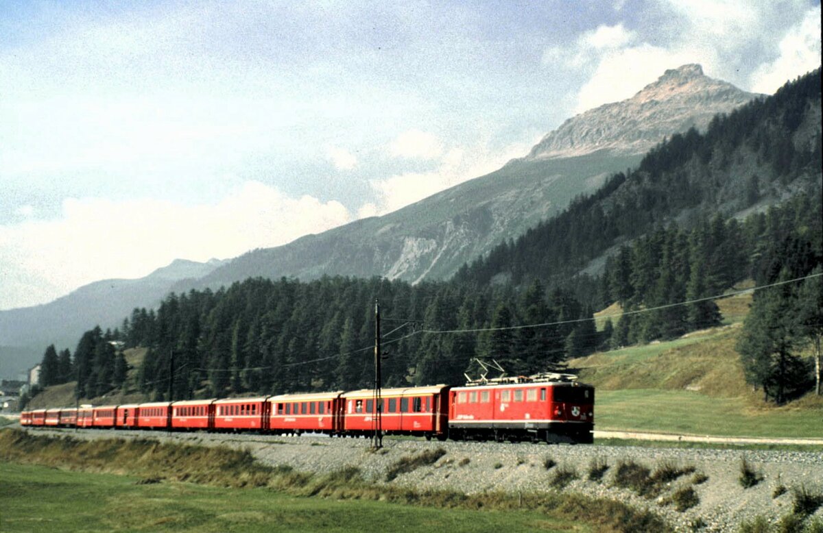 RhB Ge 6/6 II Nr.701 bei Bever im September 1989.