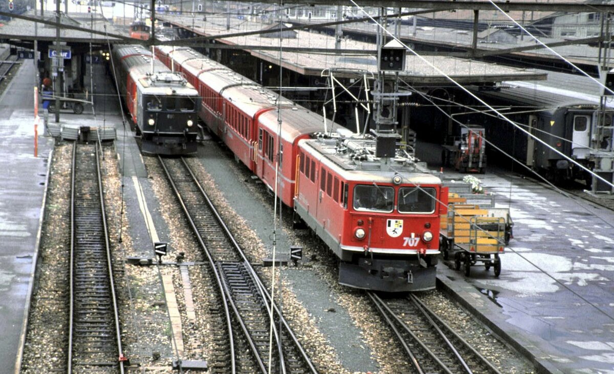 RhB Ge 6/6 II Nr.707 und Ge 4/4 I Nr.610 in Chur im August 1989.