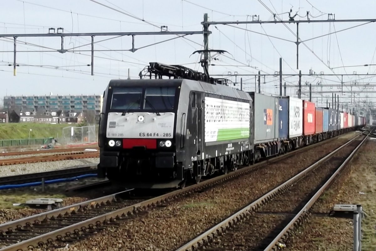RTB 189 285 zieht der täglichen Blerick-Shuttle durch Breda (NL) am 14 Februar 2014.