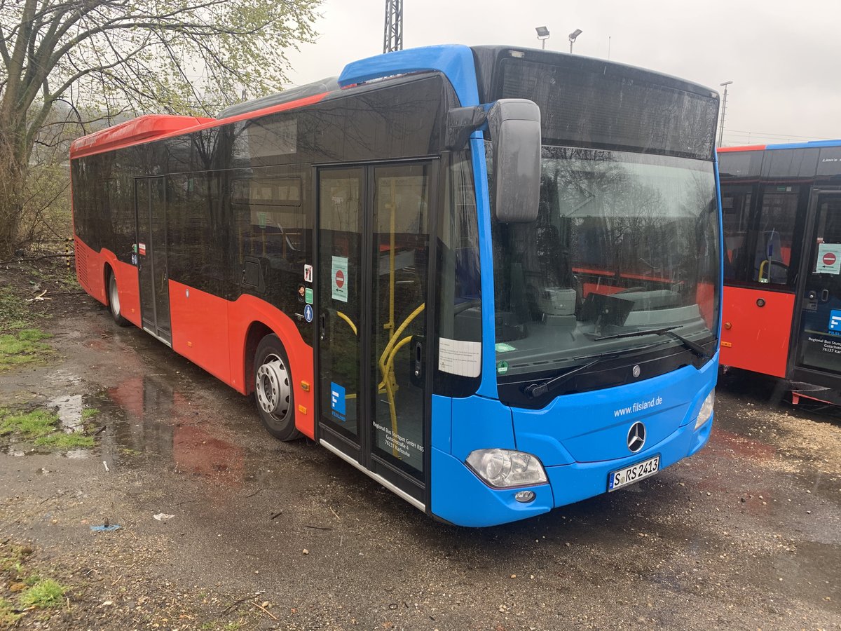 S-RS 2413 (Baujahr 2014) von Regiobus Stuttgart steht am 29.3.2020 auf deren Abstellplatz in Gppingen.