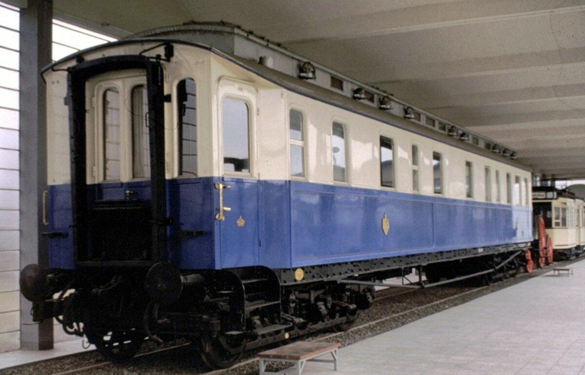 Salonwagen von Kaiserin Victoria Luise, Salonabteil im LHB/Alstom Werksmuseum in Salzgitter-Watenstedt im Februar 1980.