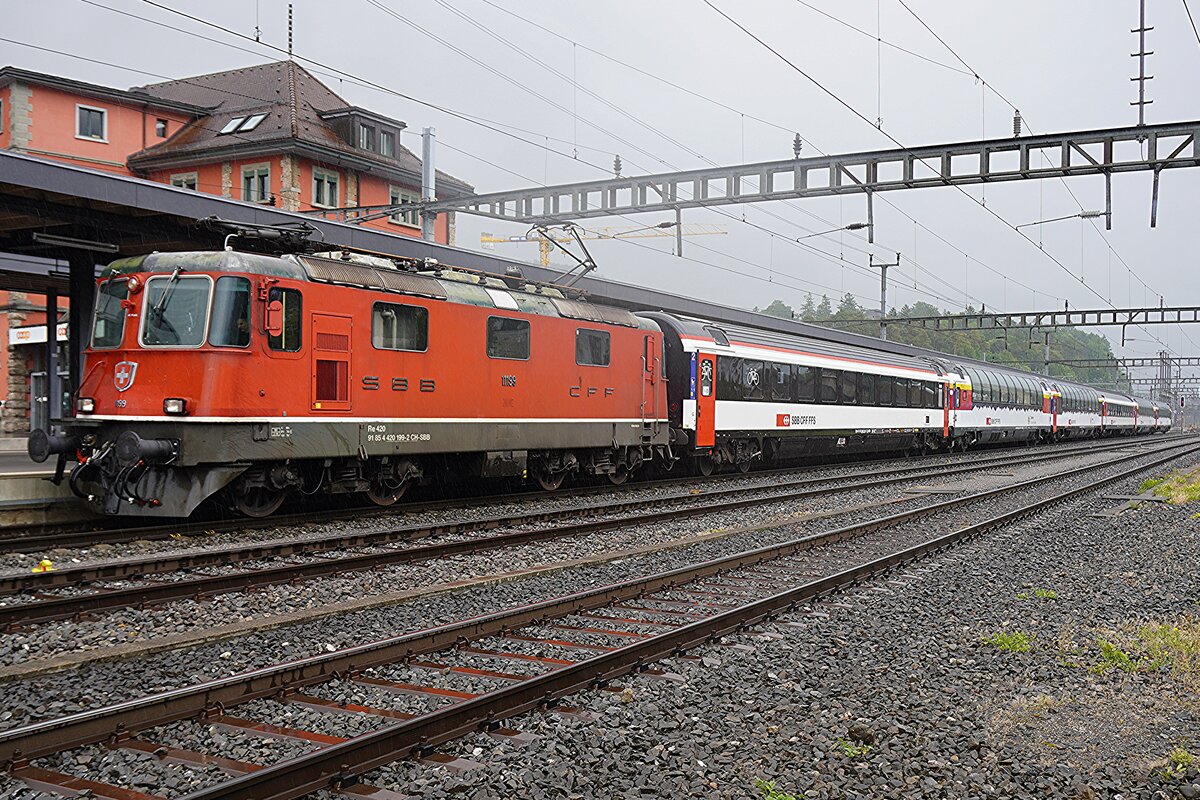 SBB 11199 treft am 15 Mai 2026 mit der Panoramic-Express in Arth-Goldau ein. Dort lauft die Lok um und sol nach eineinhalbe St�nde die R�ckfahrt nach Bellinzona �ber Erstfeld und G�schenen anfangen.