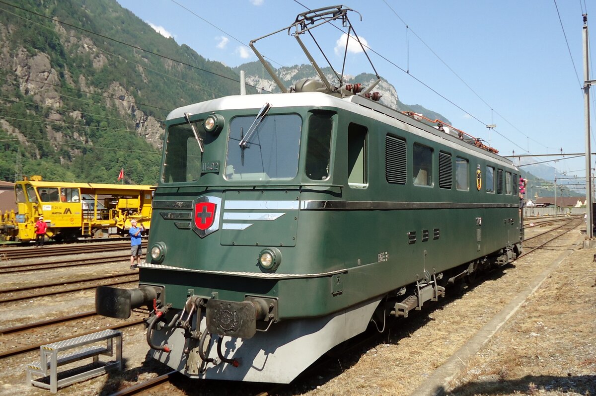 SBB 11402 URI hat am 6 Juni 2015 die nase vorn in Erstfeld.