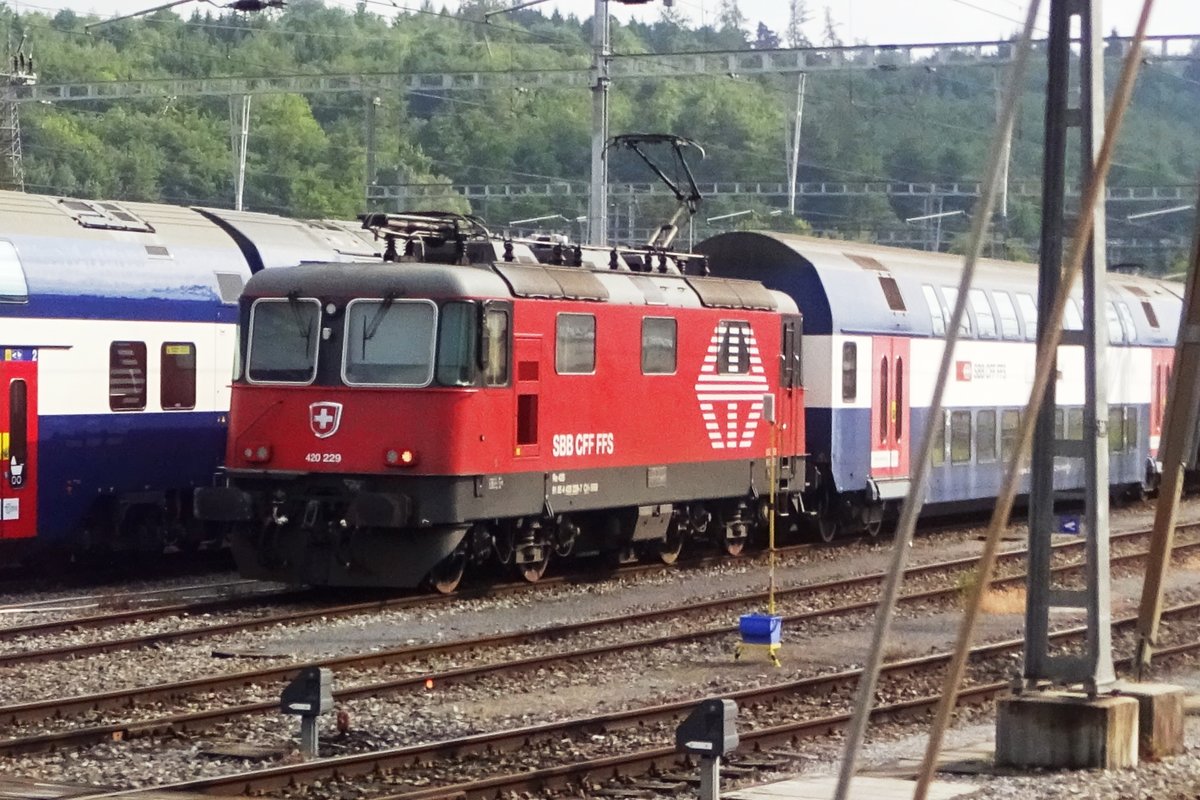 SBB 420 229 steht am 25 Mai 2019 in Brugg AG.