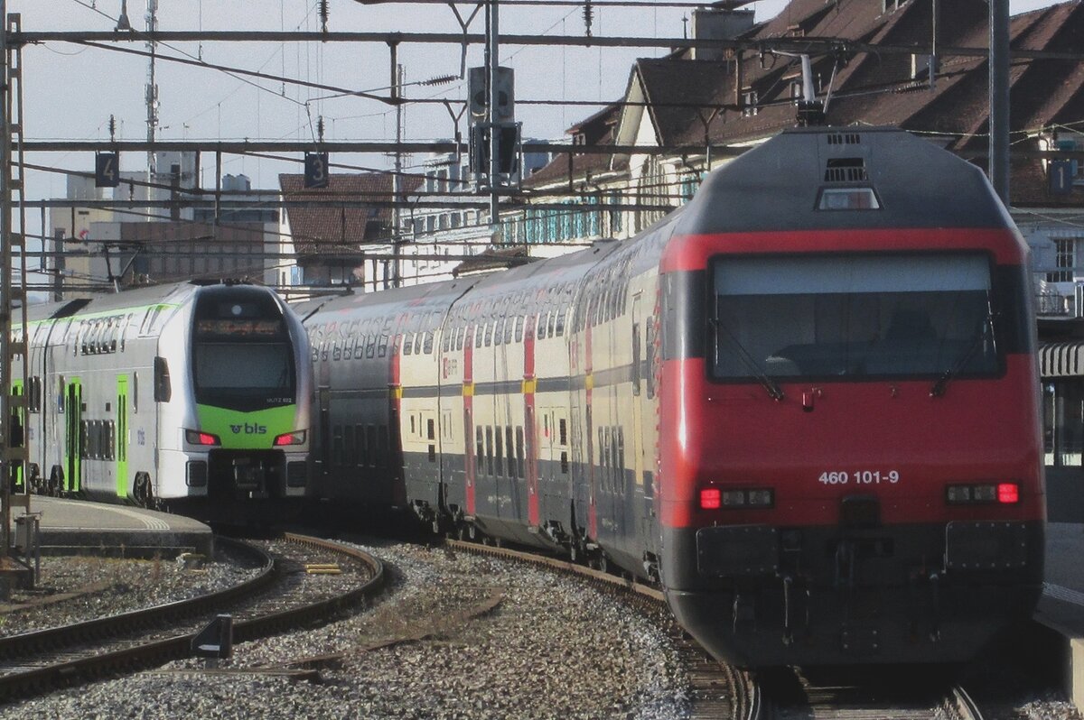 SBB 460 101 steht am 23 März 2017 in Thun.