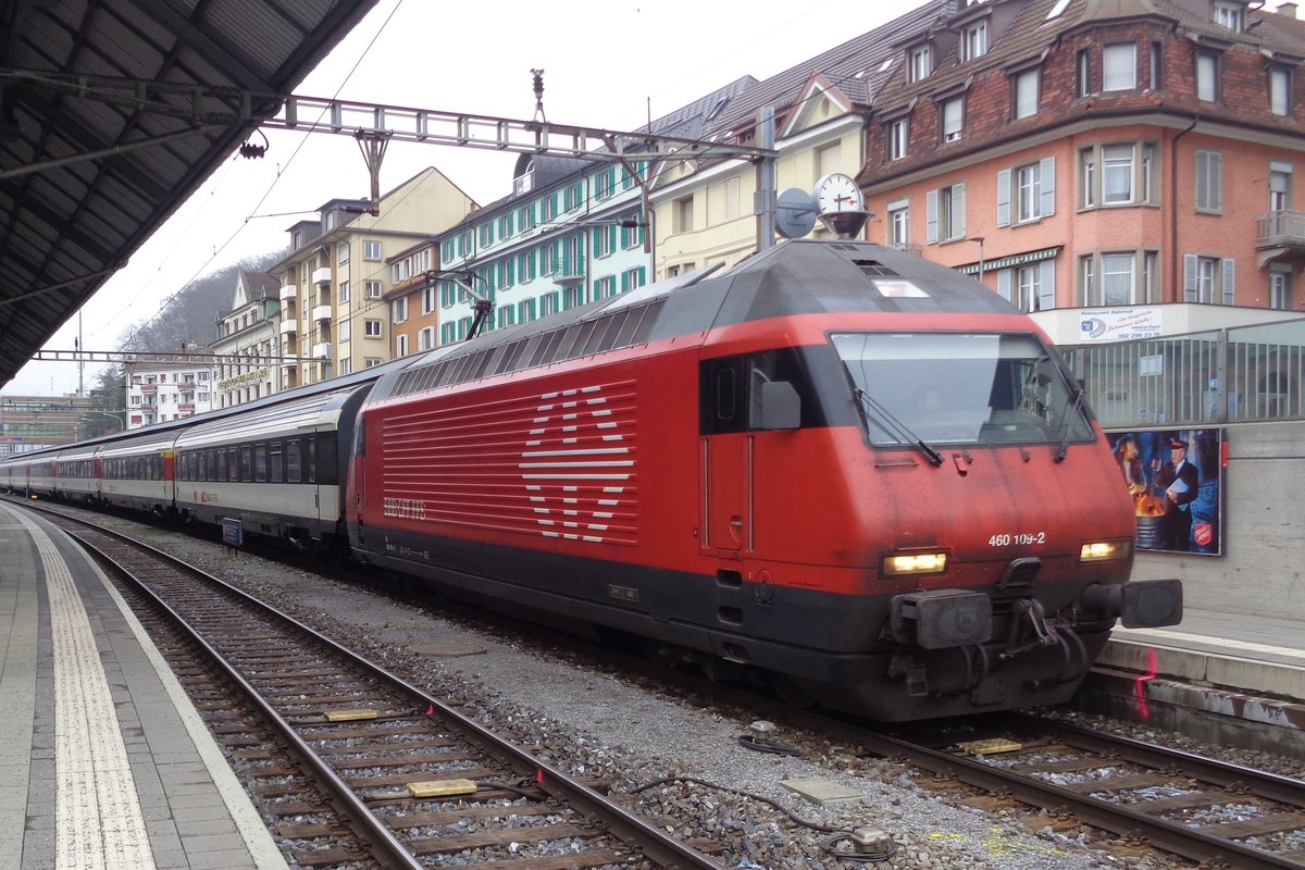 SBB 460 109 verlässt Olten am 30 Dezember 2018. 