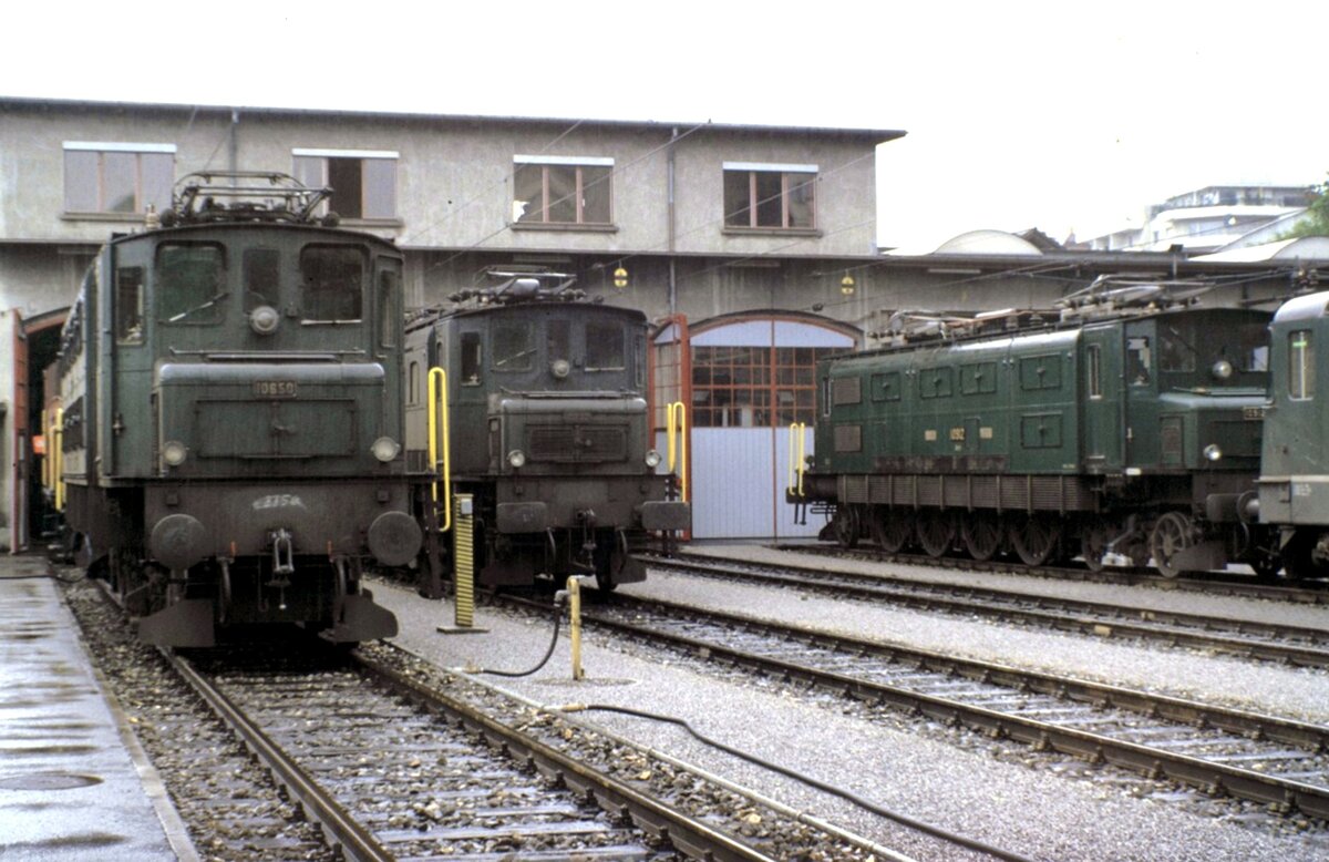 SBB Ae 4/7 Nr.10 912 und 10 932 und Ae 3/6 I Nr.10 650 in Rorschach am 08.07.1984.